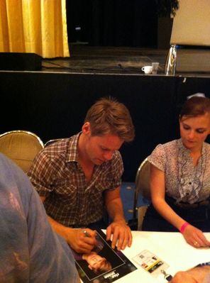 Cologne-convention-autograph-session-by-roxyem-jun-9th-2012-011.jpg