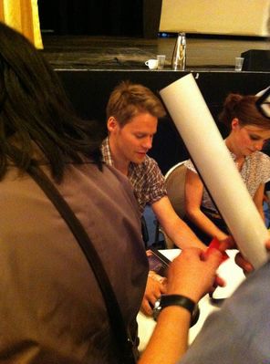 Cologne-convention-autograph-session-by-roxyem-jun-9th-2012-015.jpg