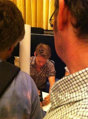 Cologne-convention-autograph-session-by-roxyem-jun-9th-2012-016.jpg