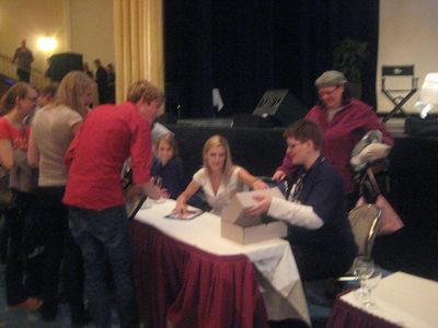 Cologne-convention-autograph-session-by-roxyem-jun-9th-2012-040.jpg