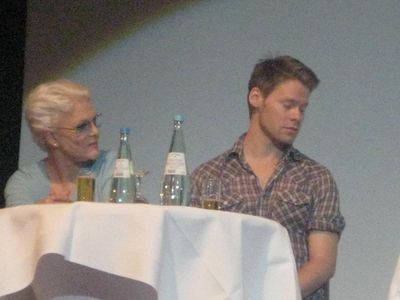 Cologne-convention-panel-cast-by-roxyem-jun-9th-2012-030.jpg