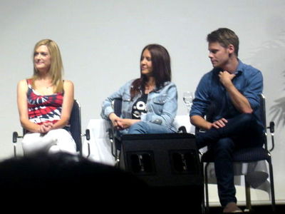 Cologne-convention-panel-by-soulmatejunkee-jun-10th-2012-003.jpg