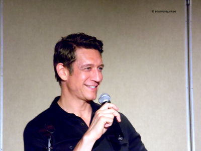 La-qaf-convention-panel-robert-michelle-ryan-by-soulmatejunkee-jun-9th-2013-011.jpg