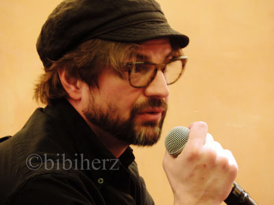 Bilbao-qaf-convention-panel-gale-by-bibiana-mar-29th-2014-001.jpg