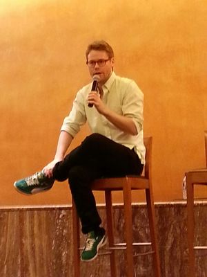 Bilbao-qaf-convention-panel-randy-by-predec2-twitter-mar-29th-2014-003.jpg