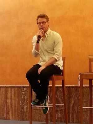 Bilbao-qaf-convention-panel-randy-by-predec2-twitter-mar-29th-2014-005.jpg